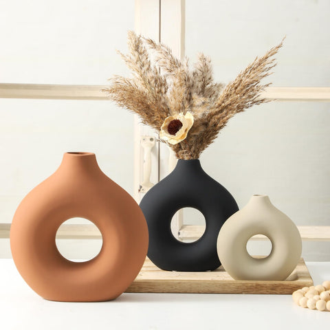 Vanselia handcrafted ceramic vase highlights durability and craft
