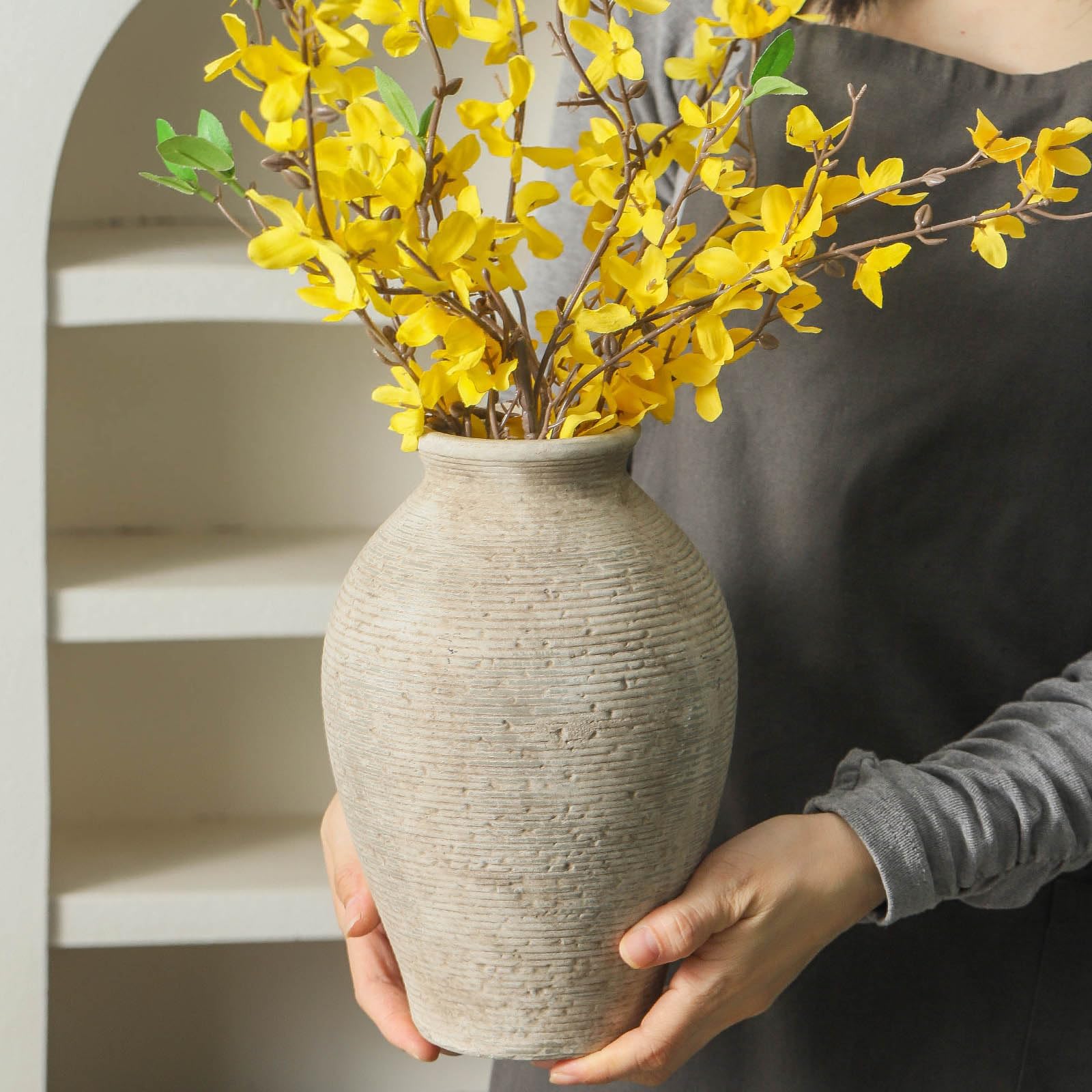 Vanselia high-fired ceramic construction, sturdy daily use.