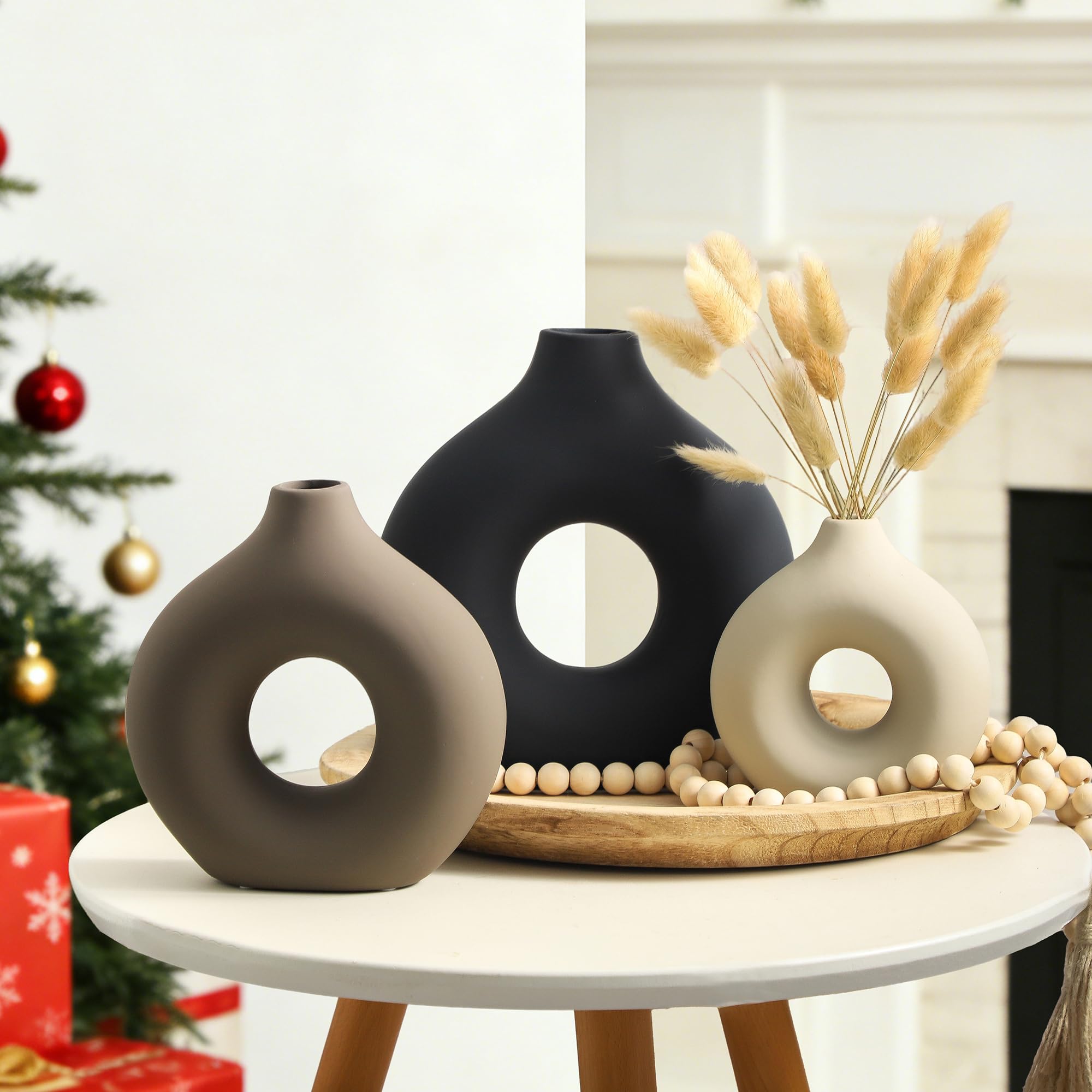 Vanselia modern farmhouse vase enhances shelves, desks, and living spaces.