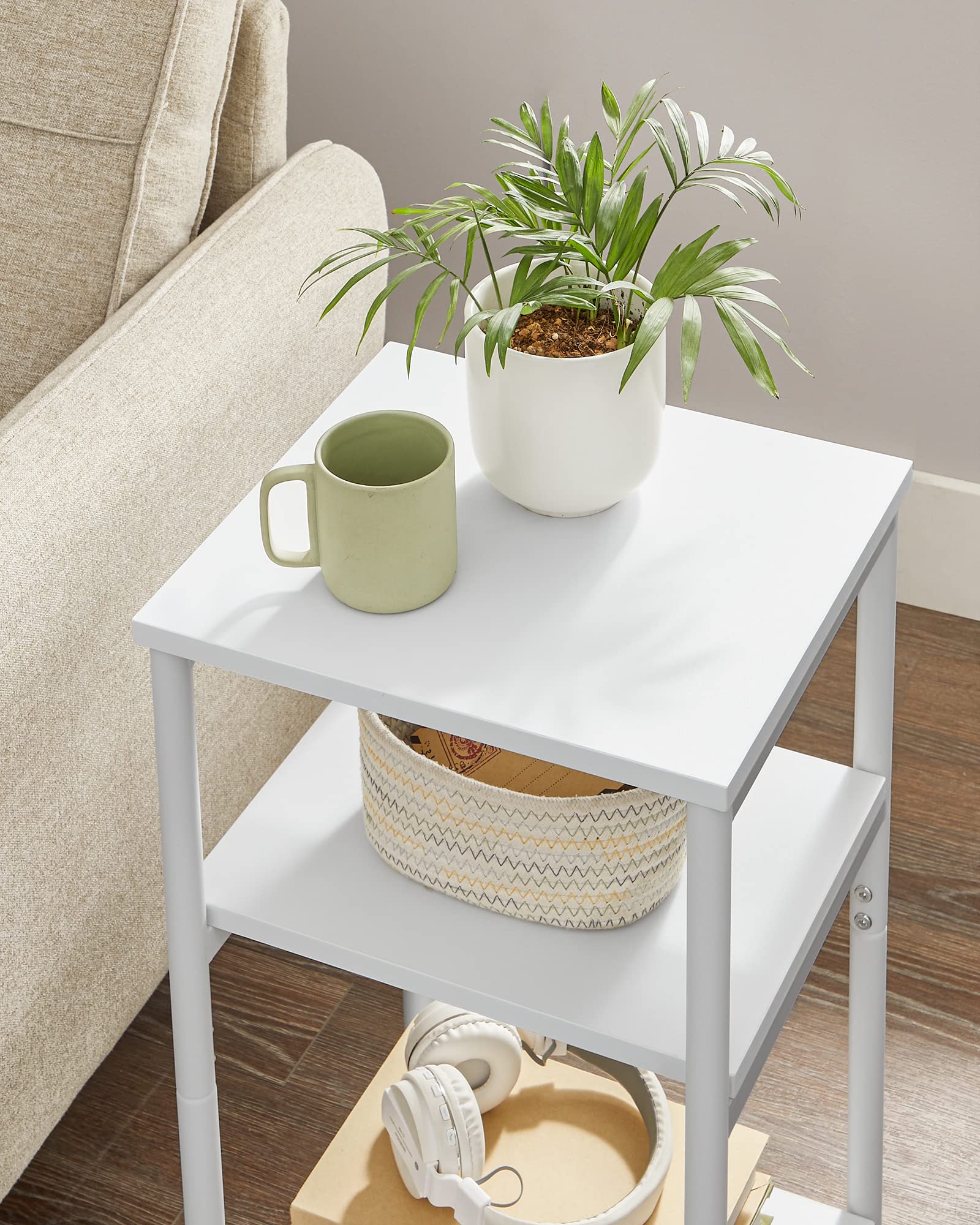 VASAGLE ULET273W14 industrial white design adds modern flair to any room.
