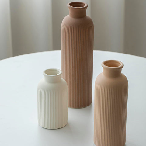 vaurcesa coffee mix ribbed texture vase close up for stylish decor