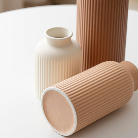 Vaurcesa living room centerpiece vase enhances focal points with warm tones