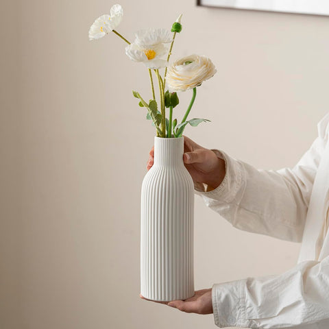 Vaurcesa decorative vases suited for weddings and modern interiors.