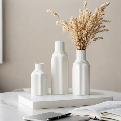 Vaurcesa 5.7-inch small vase for desk displays.