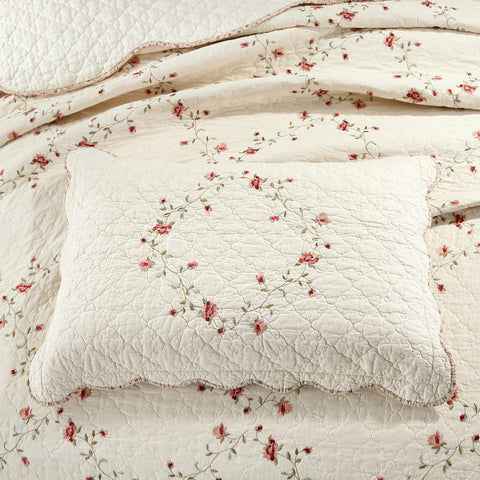 VCTOPS all-season bedspread shown on bed for year-round styling