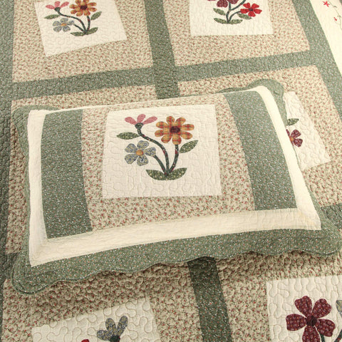 vctops queen-size quilt on bed adds lightweight warmth.