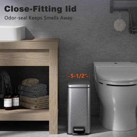 Veelesa trash can demonstrates hands-free lid operation with the pedal.