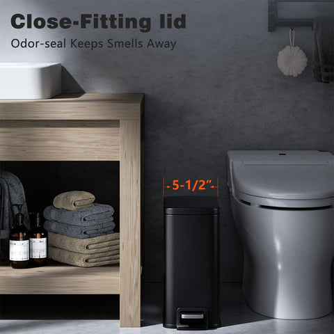 Veelesa 1.6-gallon can with removable inner bucket simplifies cleaning.