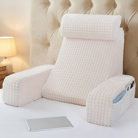 Vekkia Reading Pillow backrest at 45-degree angle supports comfortable reading.