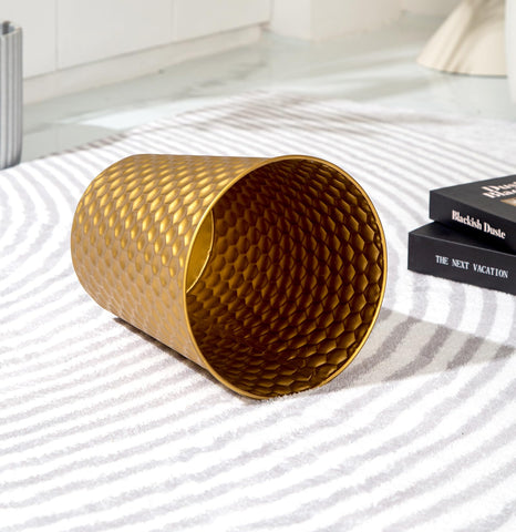 Venalys room-decor trash-bin adds subtle luxury and practical waste handling.
