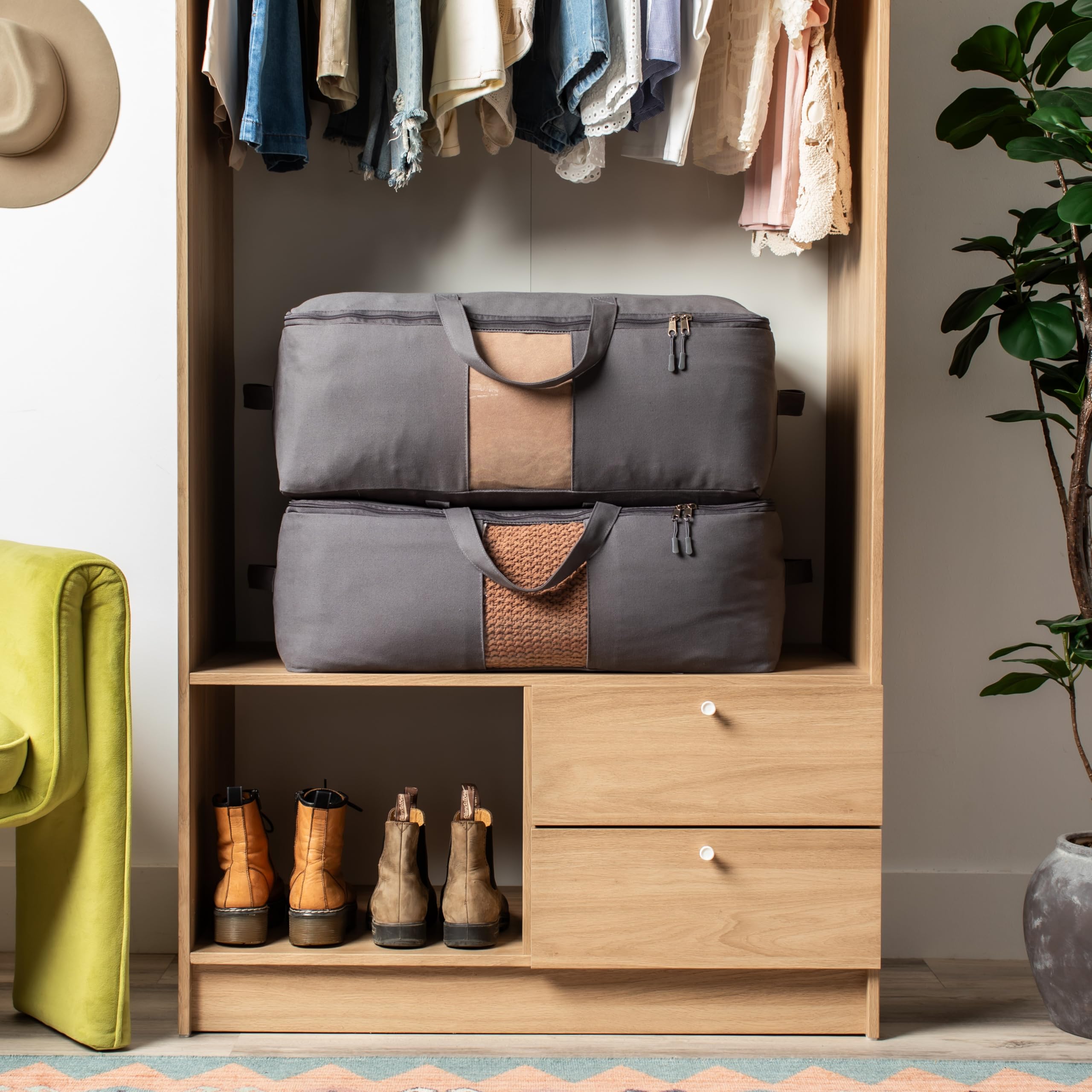 VeraMia four-handle design offers versatile carrying options for closet or moving day.