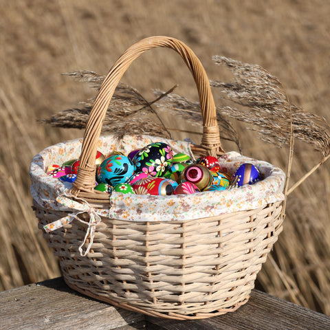 VESPLO wooden Easter egg artwork features intricate design for elegant display