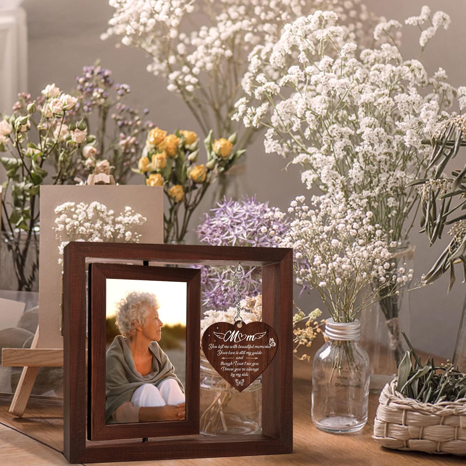 Vetbuosa memorial frame with a heart-shaped wooden sign for memory