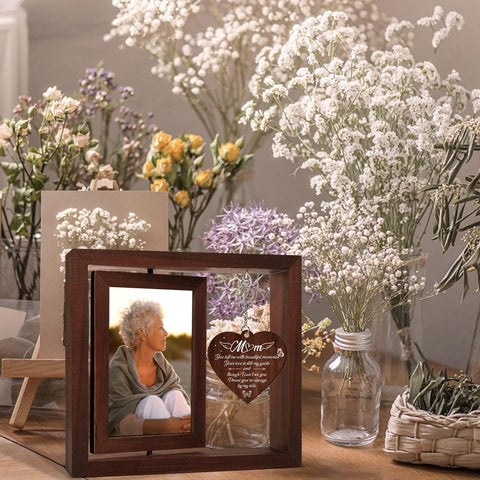 Vetbuosa memorial frame with a heart-shaped wooden sign for memory