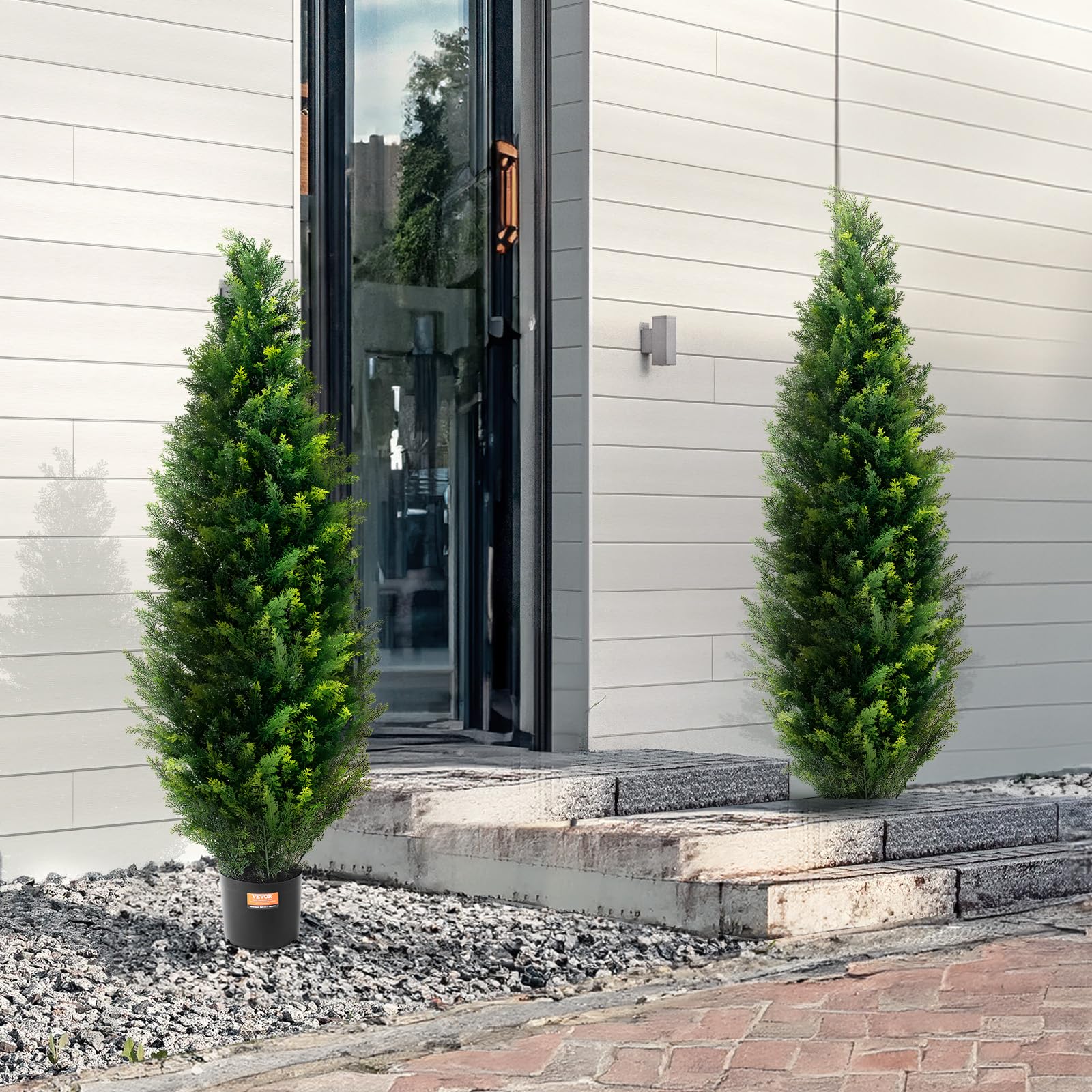 VEVOR compact base design with cement-filled pot.