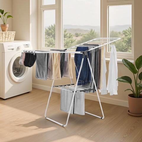 VEVOR adjustable height helps hang clothes of different lengths.