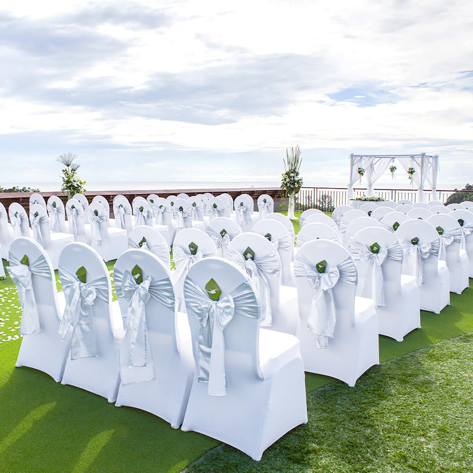 VEVOR removable covers refresh chairs quickly without ironing.