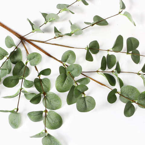 VGIA iron-wire stems are durable and adjustable for custom arrangements.