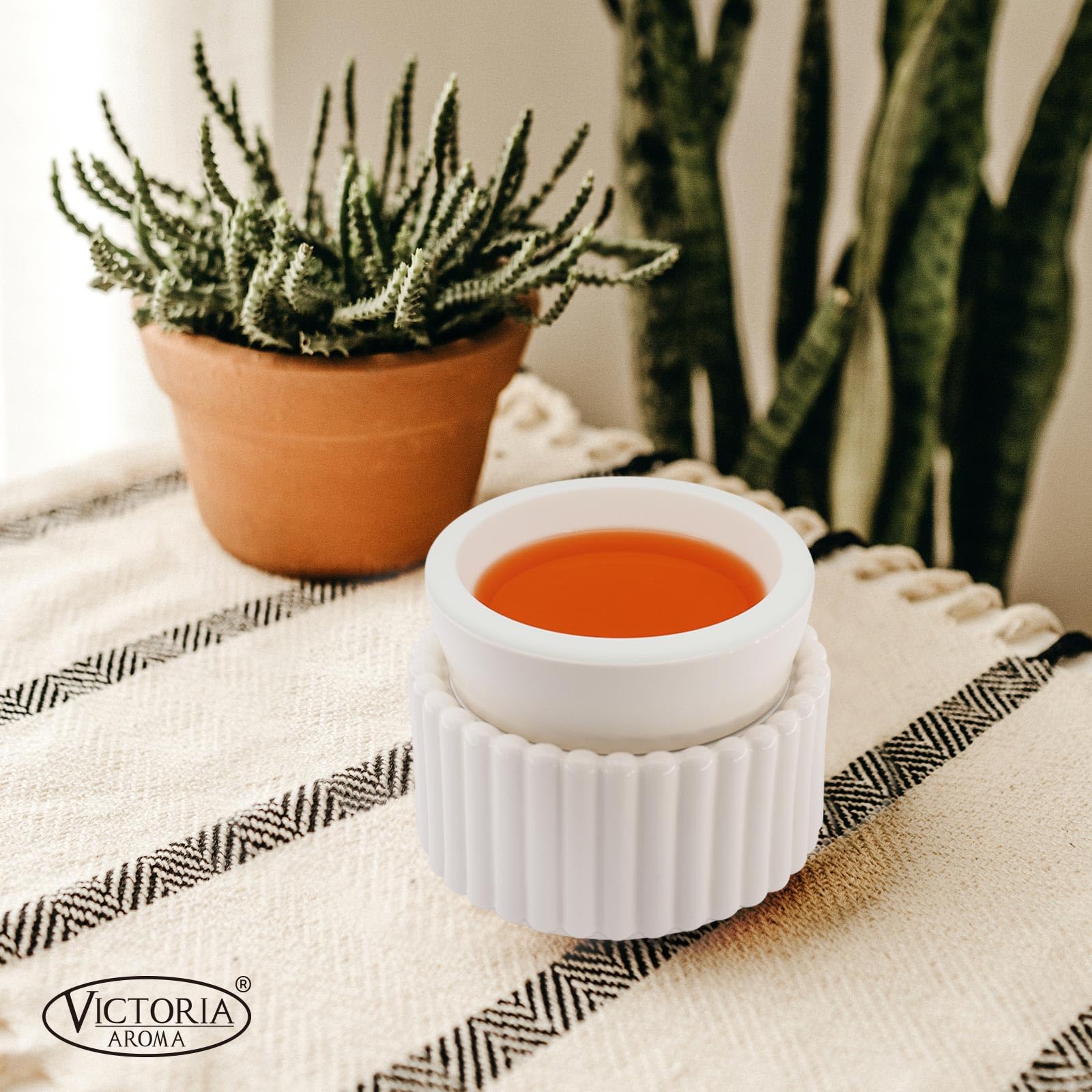 VICTORIA AROMA gift-ready packaging suggests a thoughtful decor gift option.