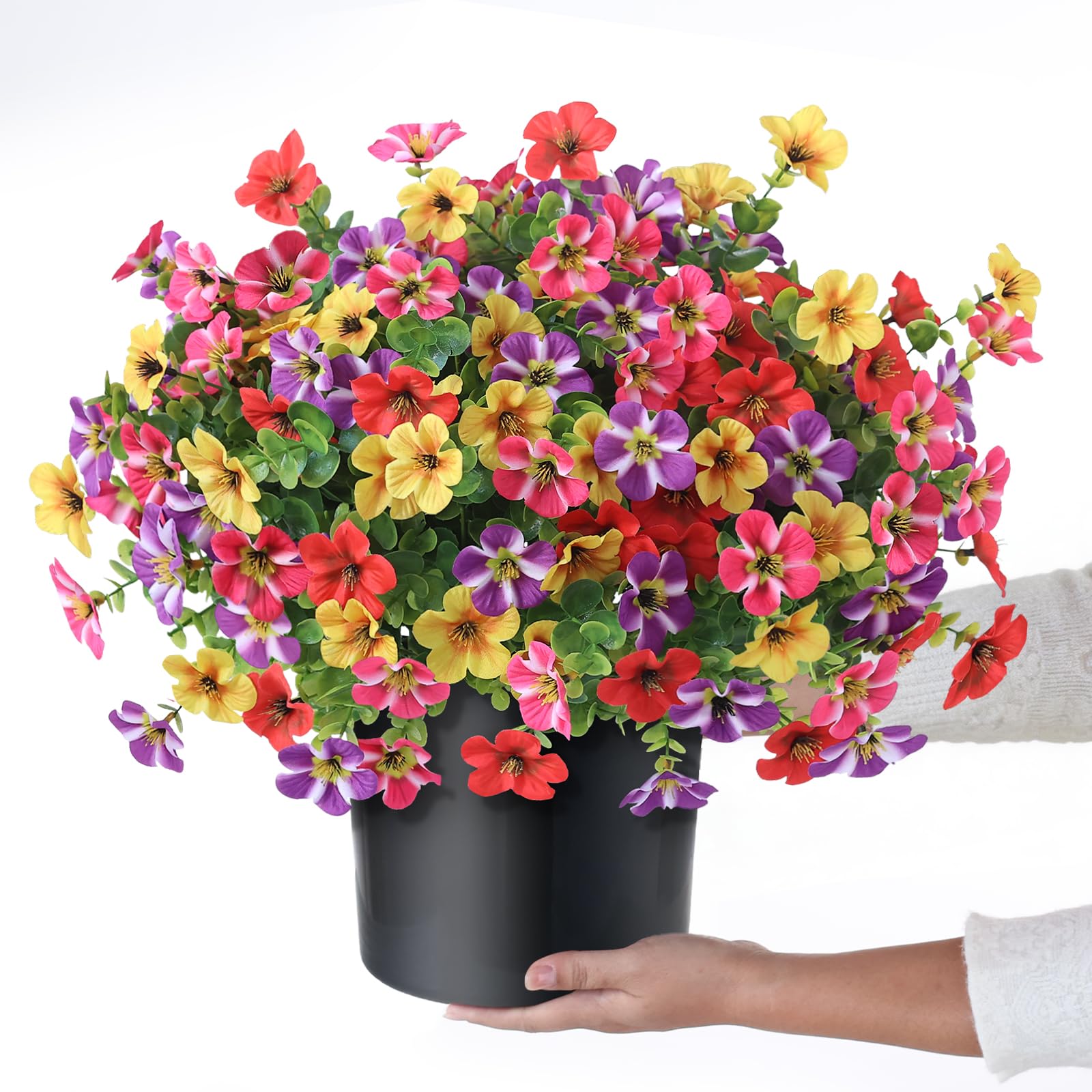 VIERENA black pot detail showcases included planter and compact footprint.
