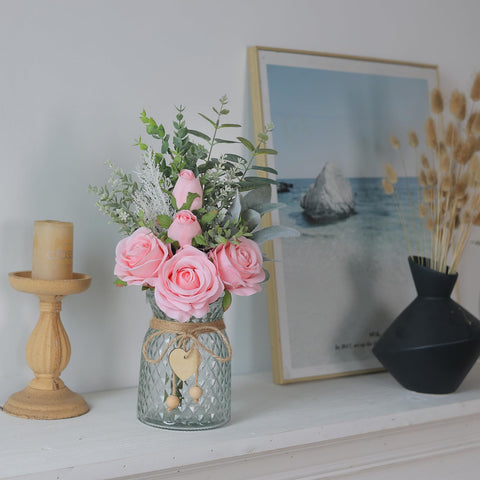 Vierena cosy kitchen counter decor brightens everyday meals.