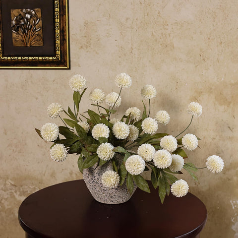VIERENA cream pompon mums in a vase for instant decor