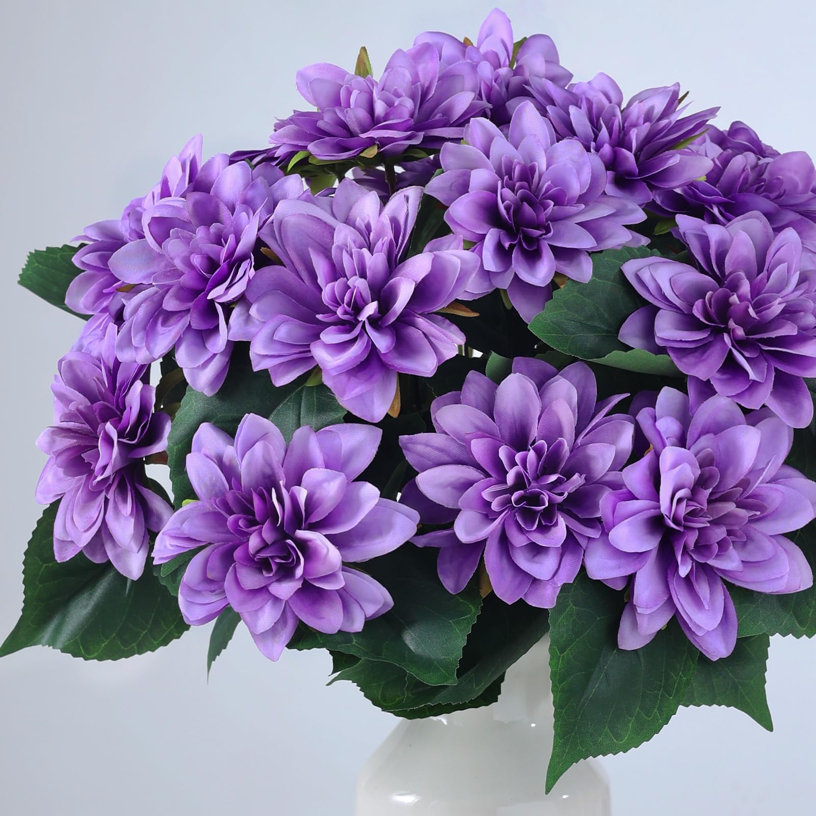 VIERENA window sill decor features lifelike petals for a natural look