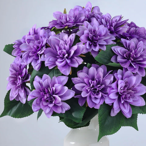 VIERENA window sill decor features lifelike petals for a natural look
