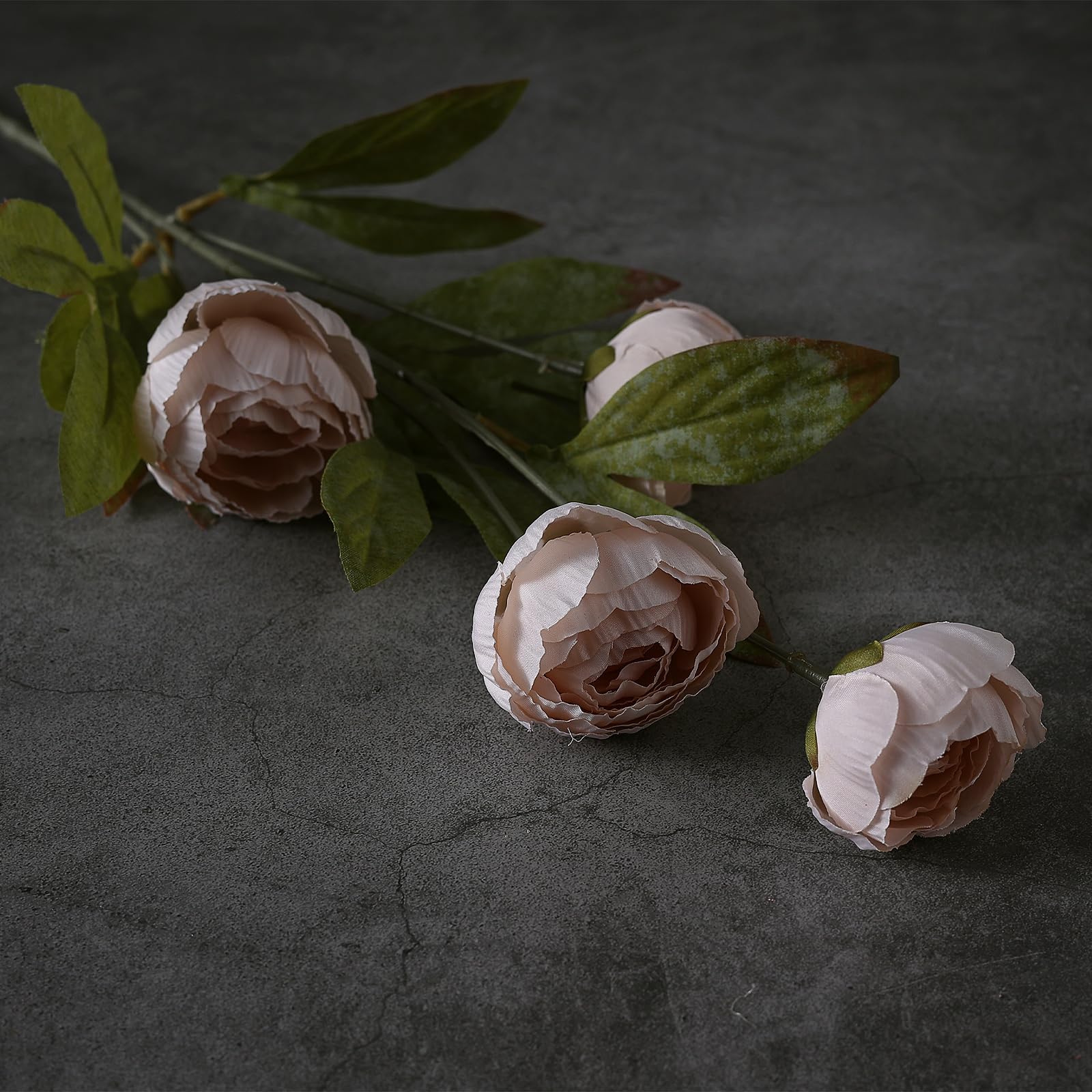 VIERENA DIY bouquet assembly with flexible wire stems.