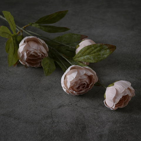 VIERENA DIY bouquet assembly with flexible wire stems.