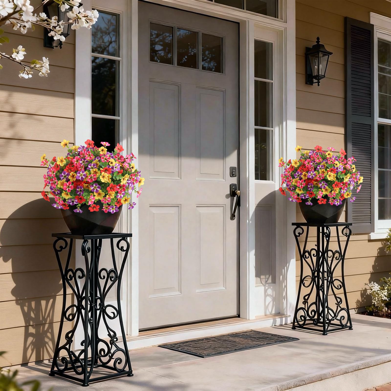VIERENA maintenance-free greenery that stays lush all year.