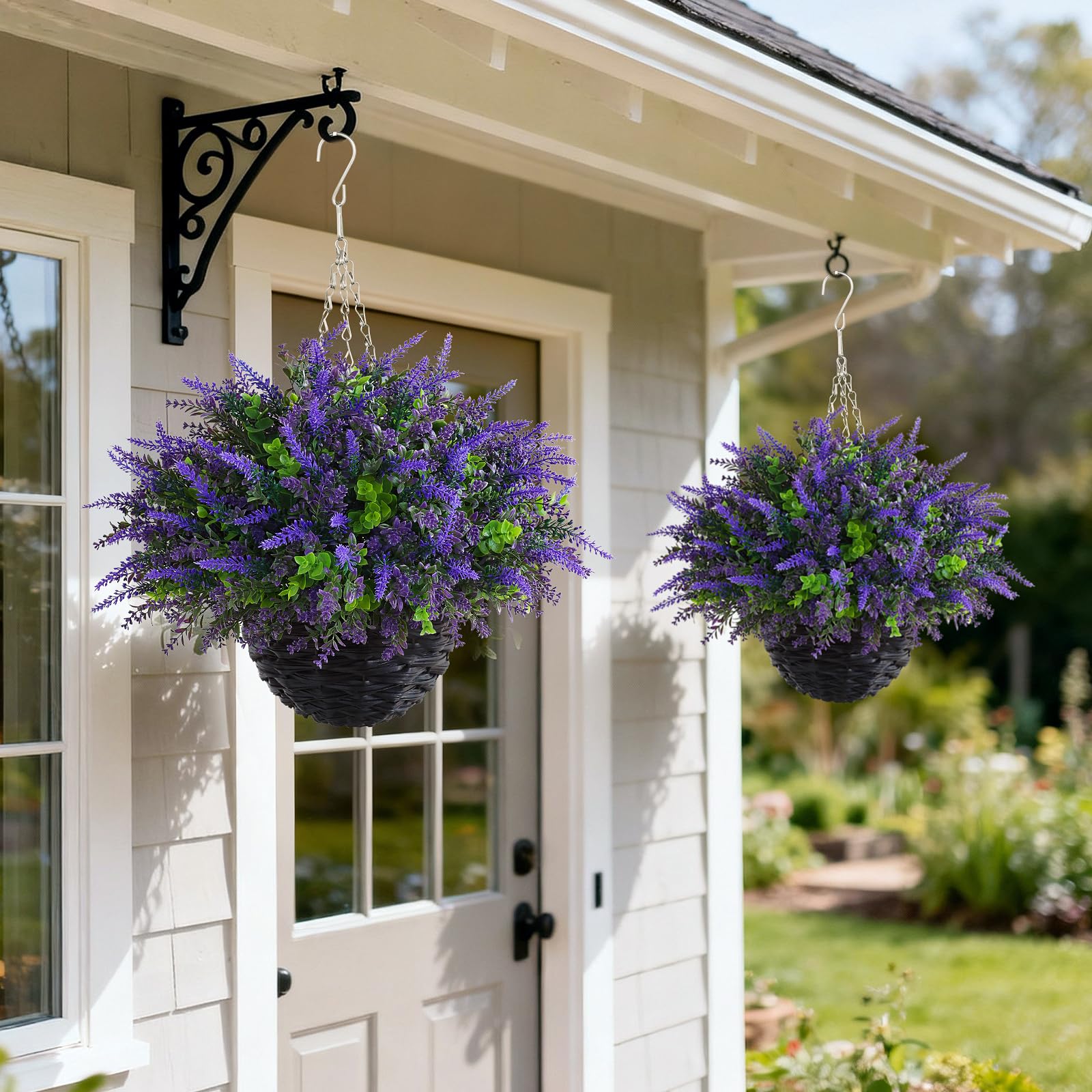 Outdoor-friendly VIERENA basket resists sun and rain for porch decor