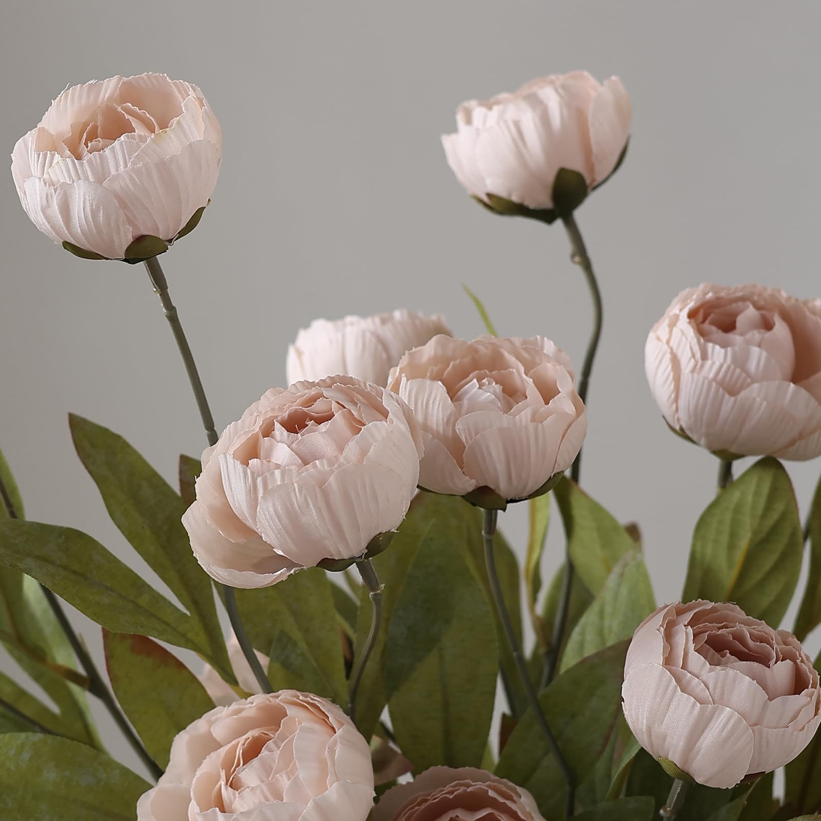 VIERENA reusable artificial flowers for long-term beauty.