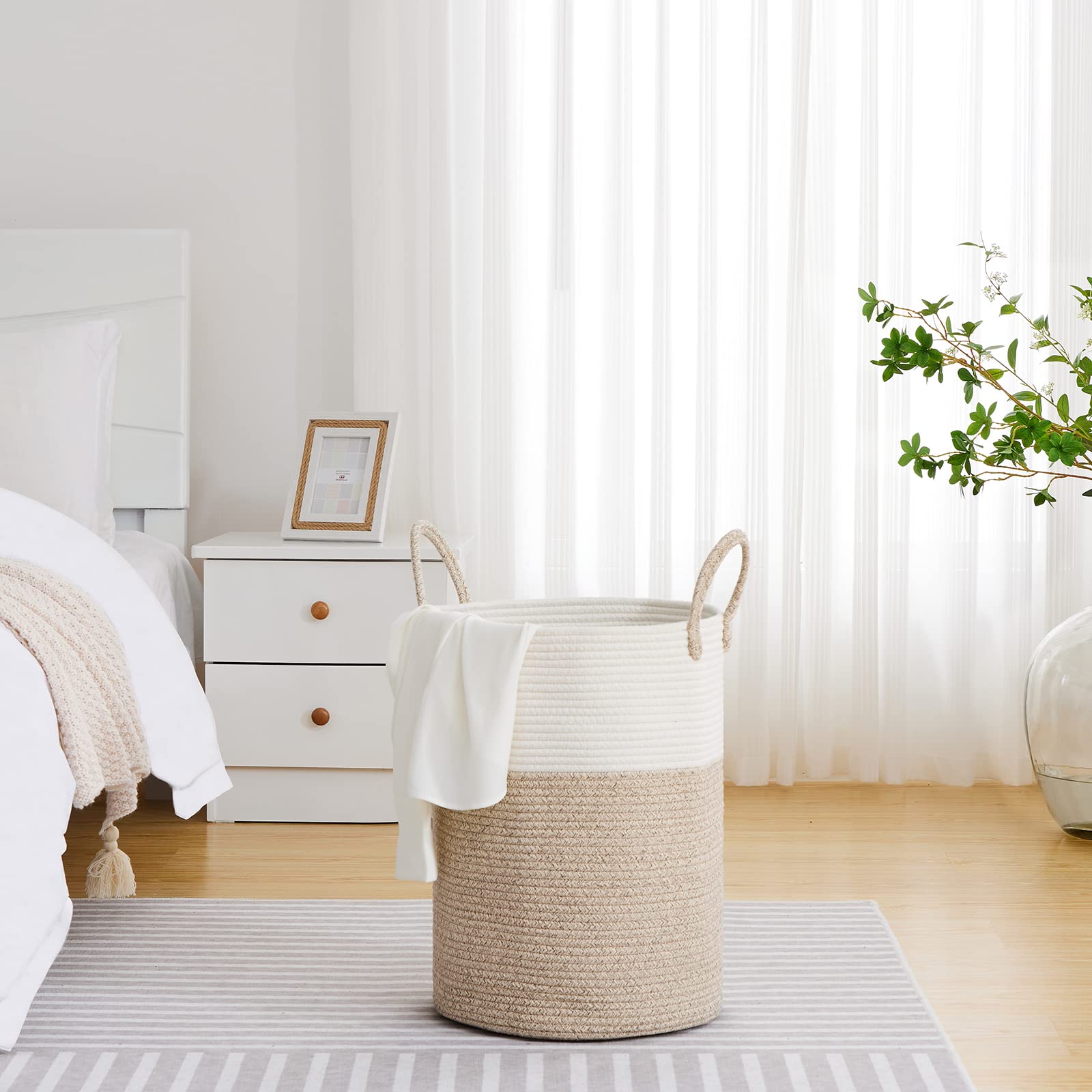 VIPOSCO rope basket organizes blankets and towels neatly