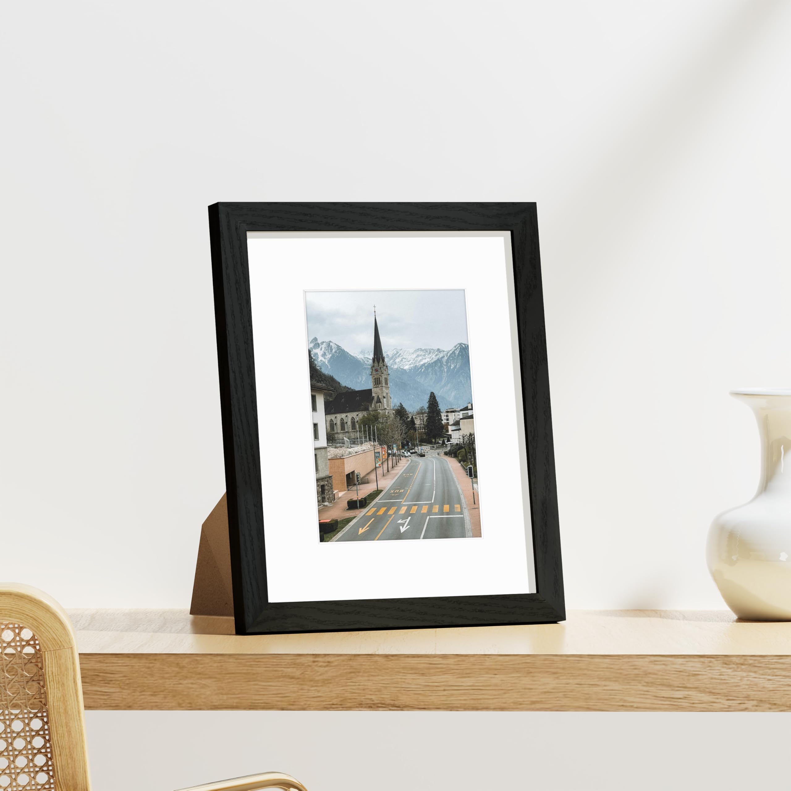 Vittanly 8x10 frame with plexiglass front showing a crystal-clear view.