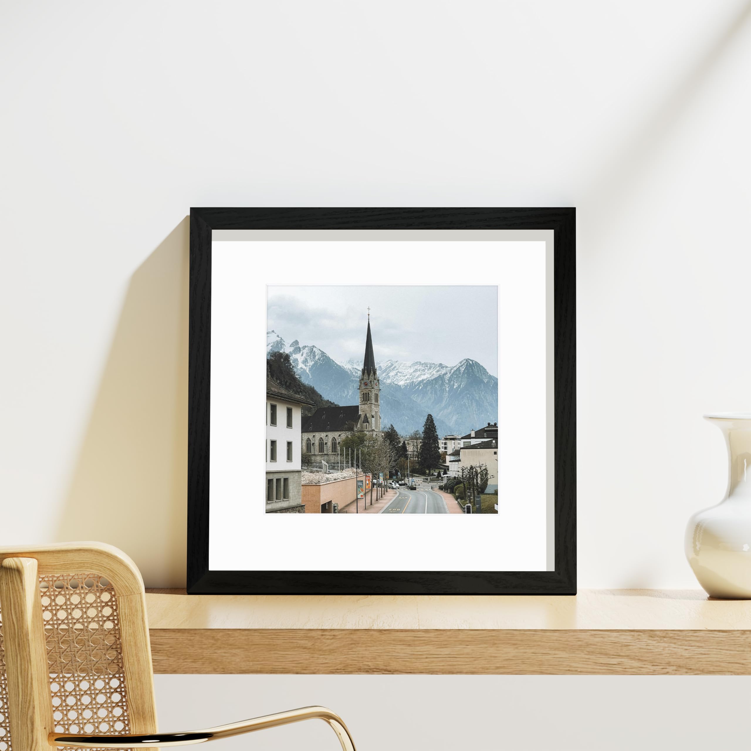 Vittanly protective packaging ensures frames arrive pristine