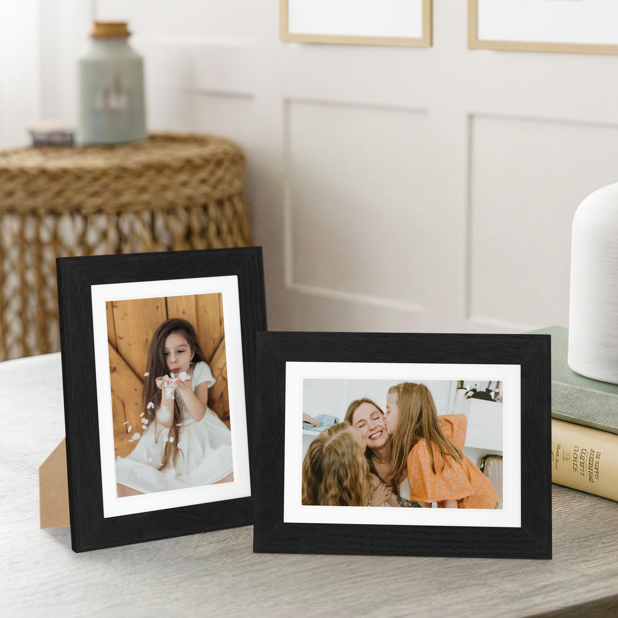 Vittanly plexiglass close-up showing crystal-clear protection for memories
