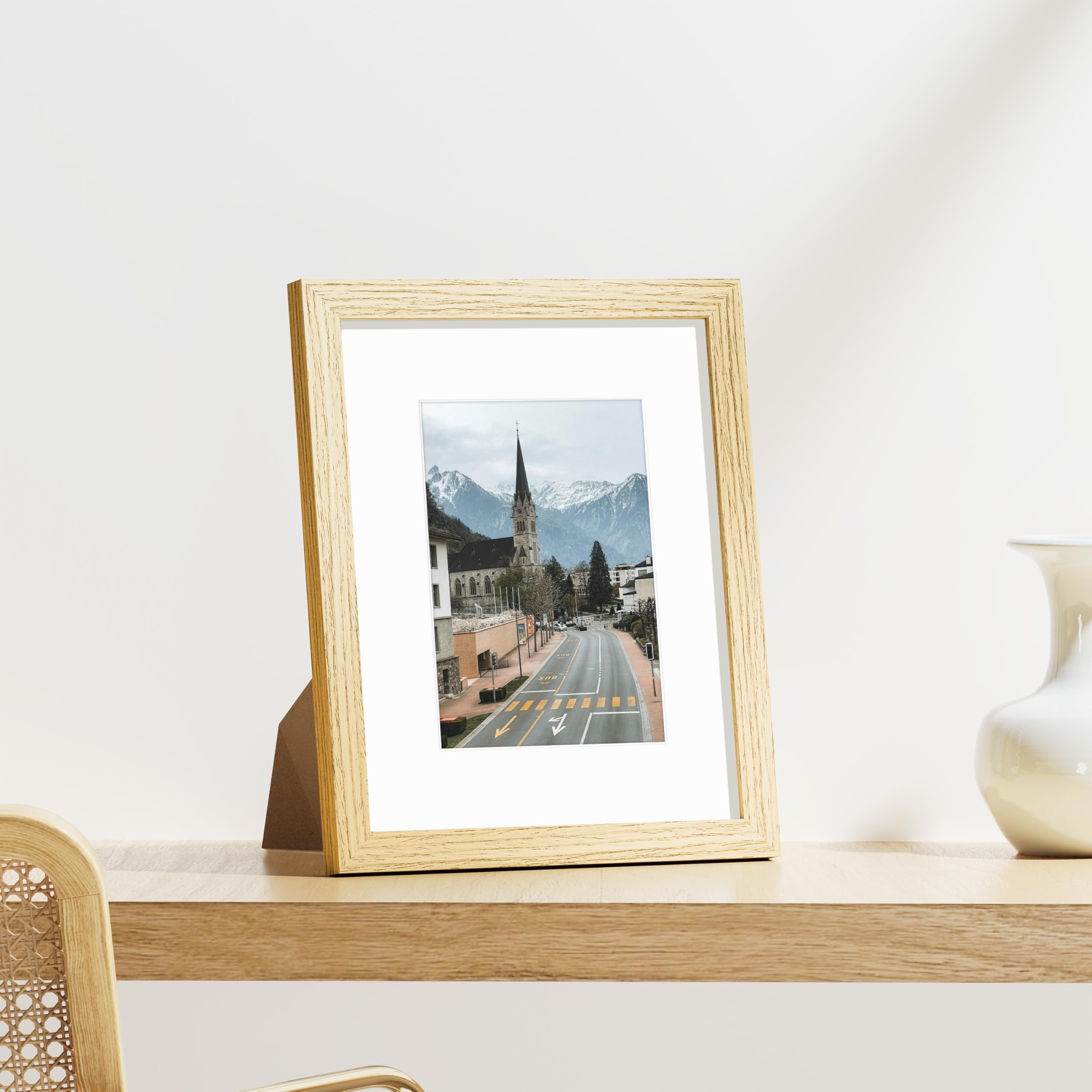 Vittanly secure packaging ensures pristine frames arrive as gifts.