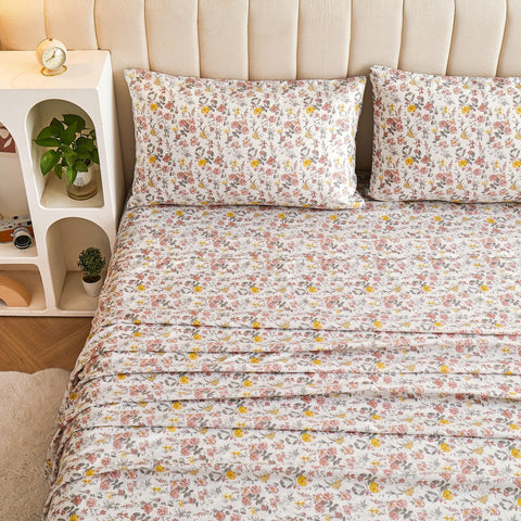 Viviland Floral King Sheet Set close-up highlights microfiber softness and breathable texture.