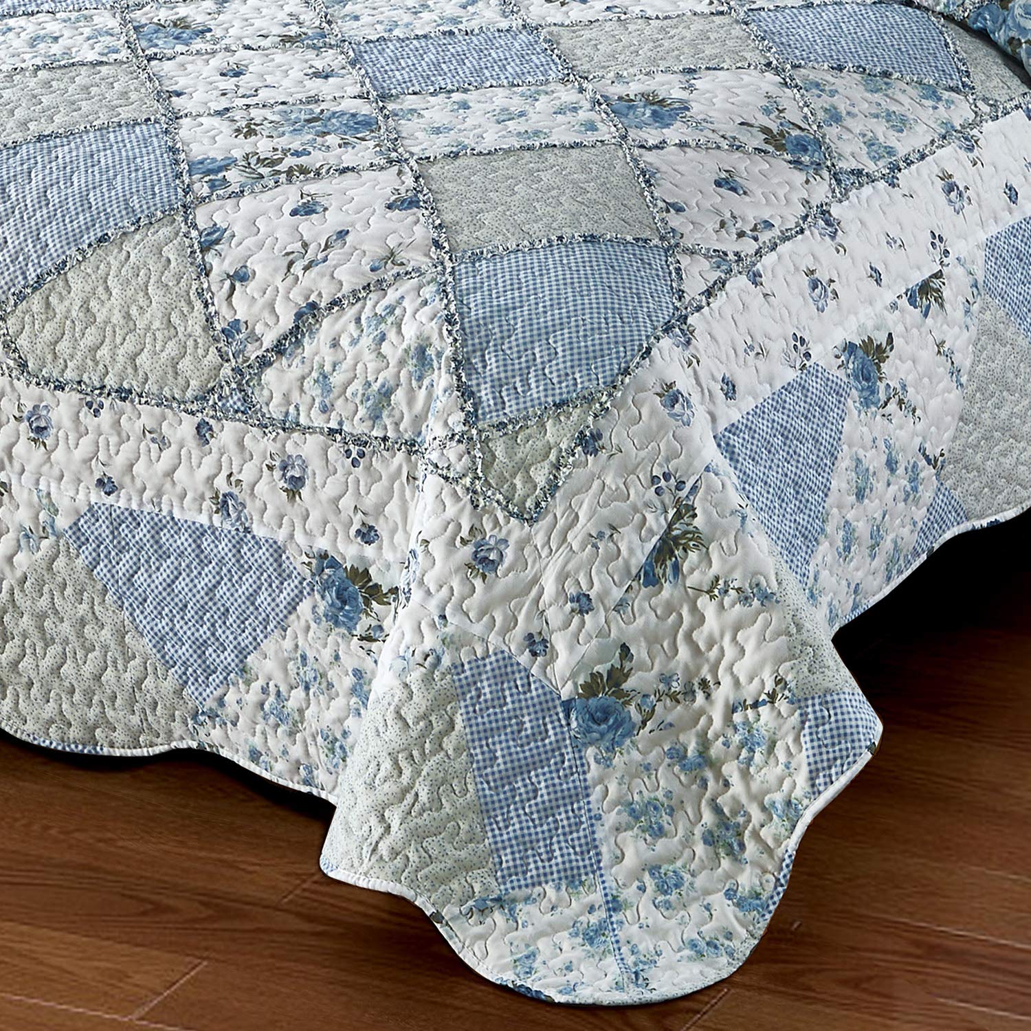 VIVILINEN king-size quilt dimensions 98 by 106 inches on a bed.