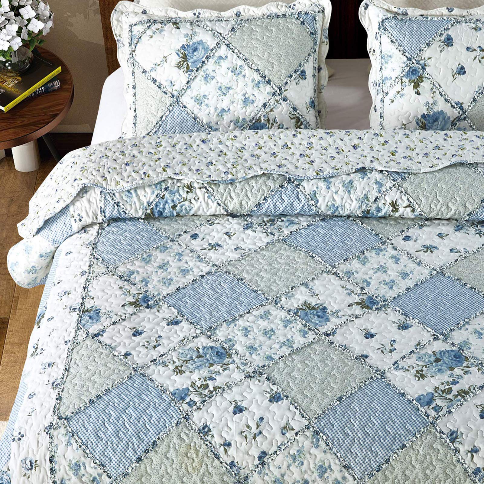 VIVILINEN queen-size quilt on bed demonstrating generous coverage