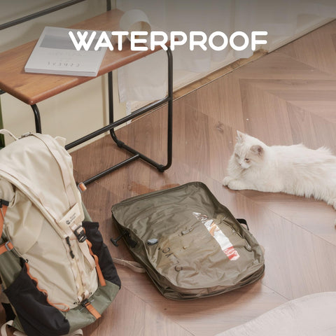 VOLLYC 4-in-1 vacuum bag 25L illustrates versatile size for outfits and gear