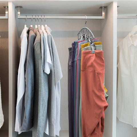 Volnamal ten clips per hanger keeps up to twenty leggings organized.