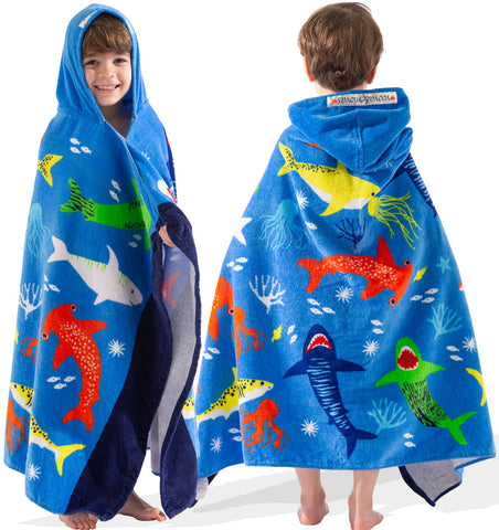 VOOVA & MOVAS hooded towel with shark pattern for toddlers at the beach; quick drying and absorbent