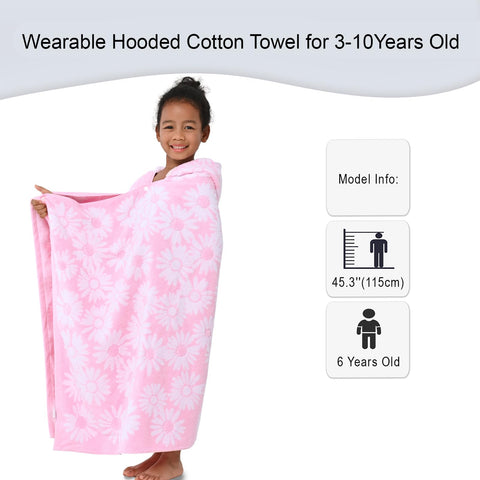 VOOVA & MOVAS hooded towel ideal for beach or pool sessions.
