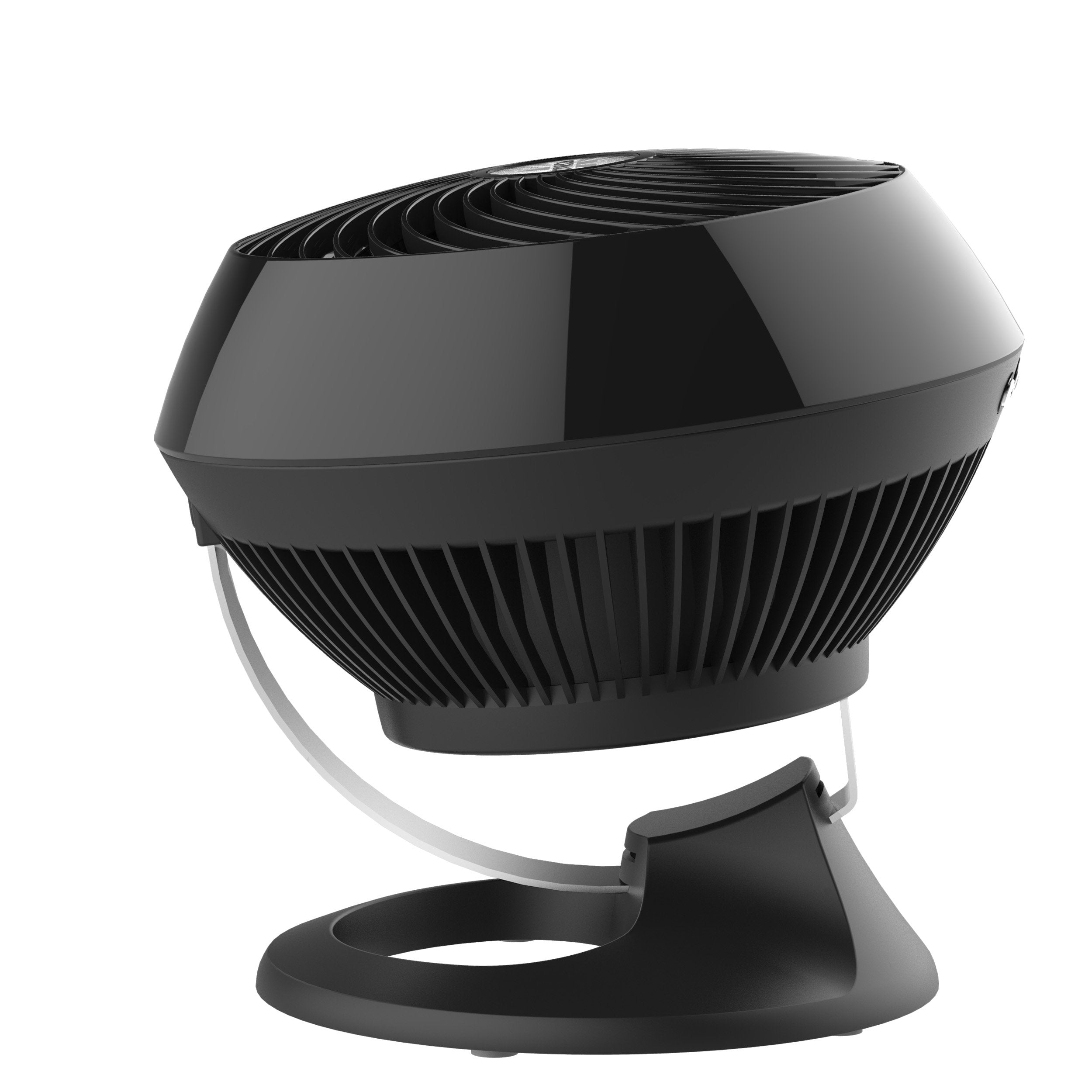 Vornado 560 energy-efficient design supports year-round comfort.