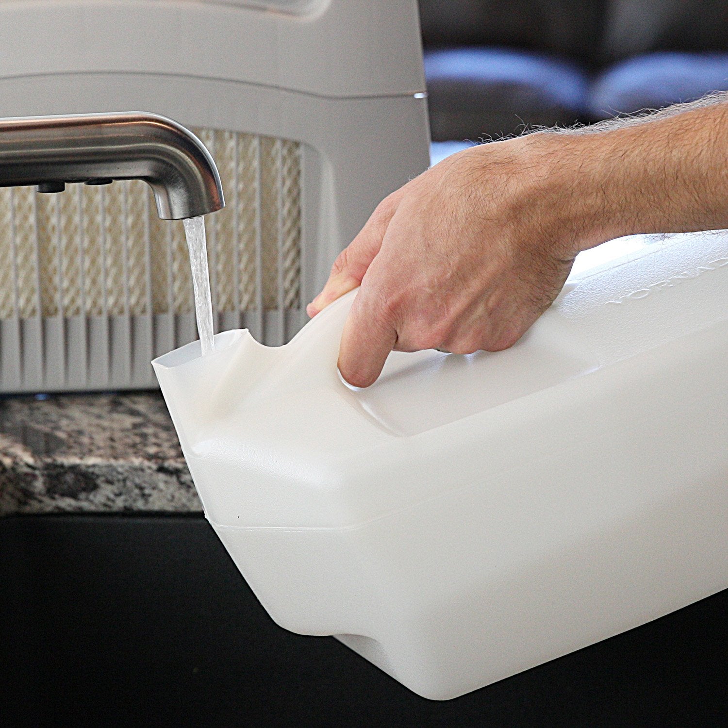 Vornado Evap40 removable tanks for easy cleaning and refilling.