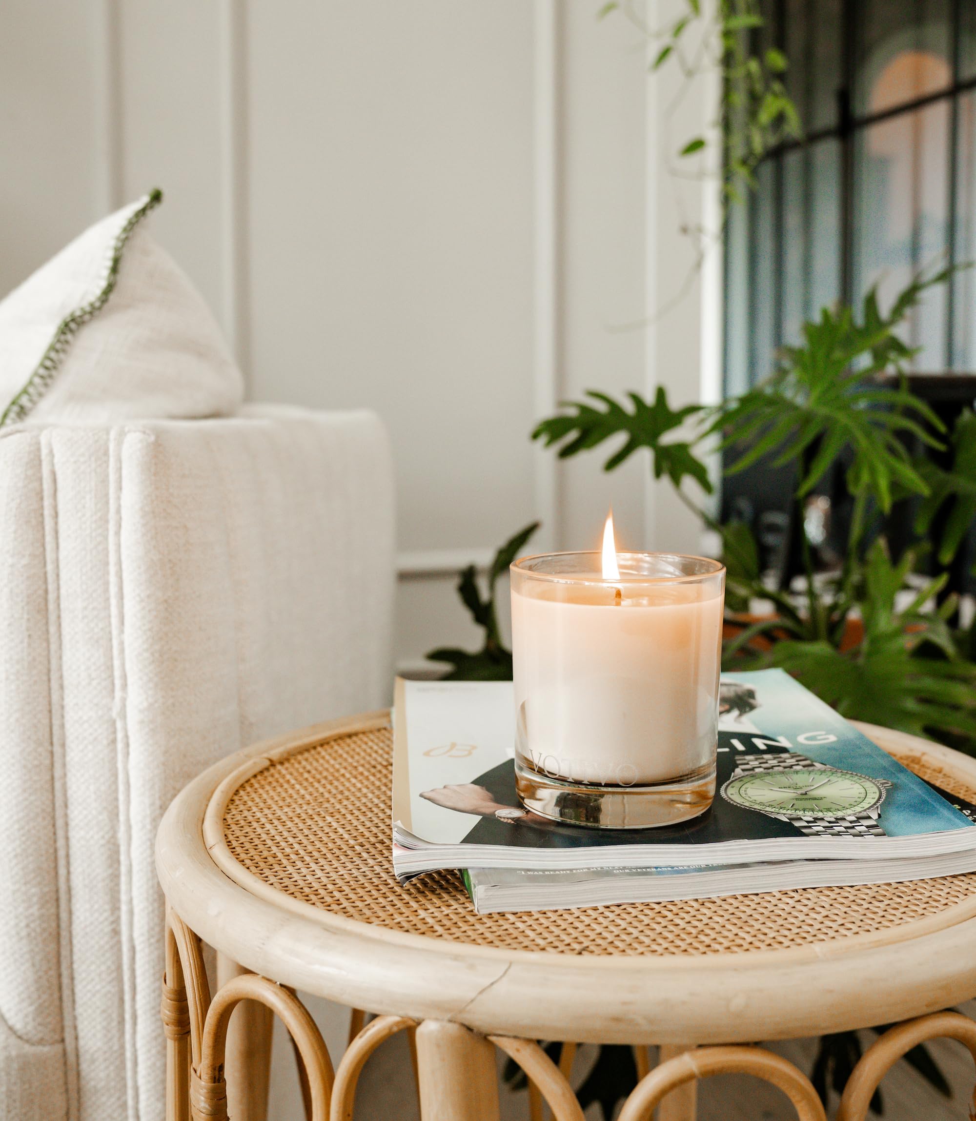Care tip: wick trimmed to 1/4 inch for clean burn.