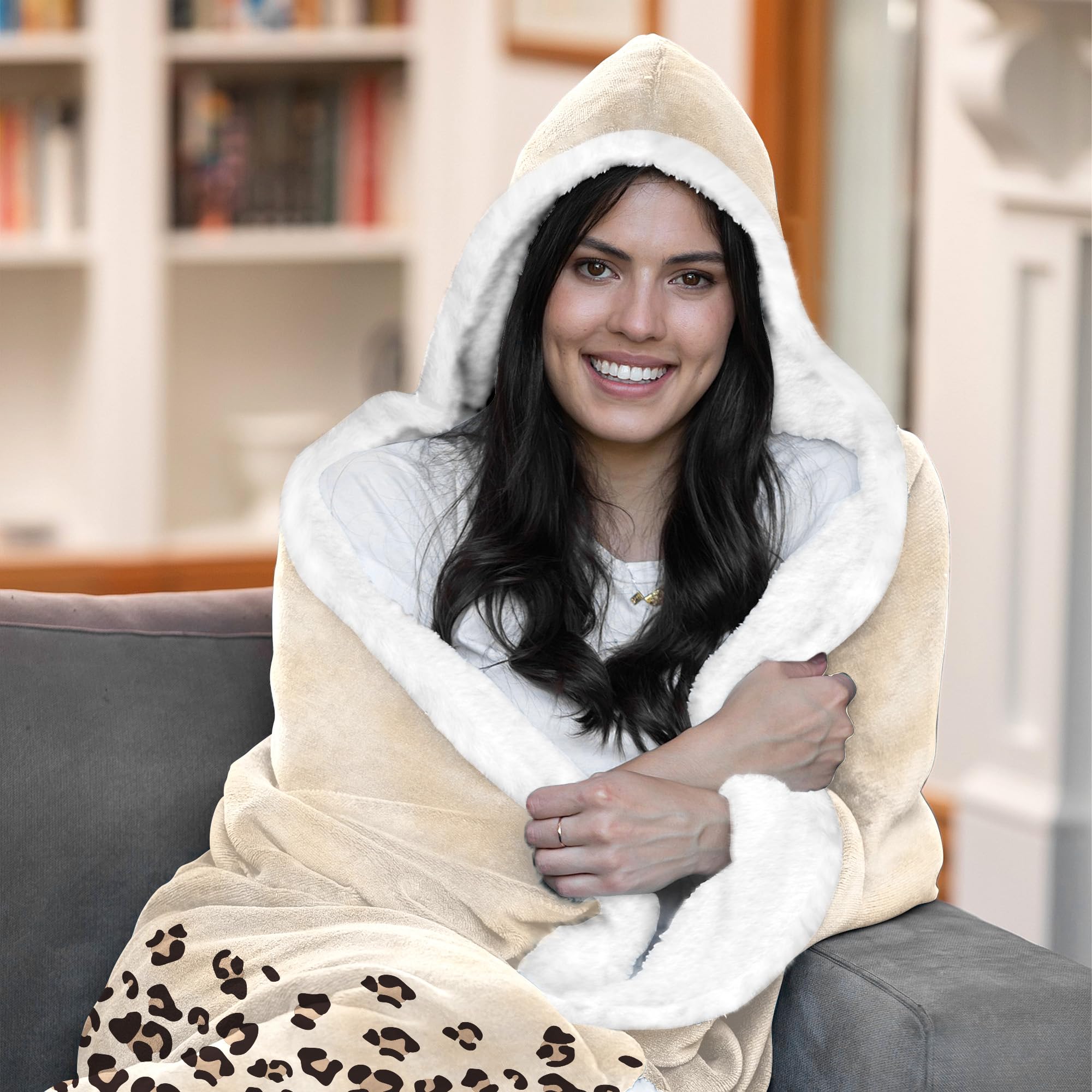 Vprintes plush edges on the wearable blanket hoodie for added softness