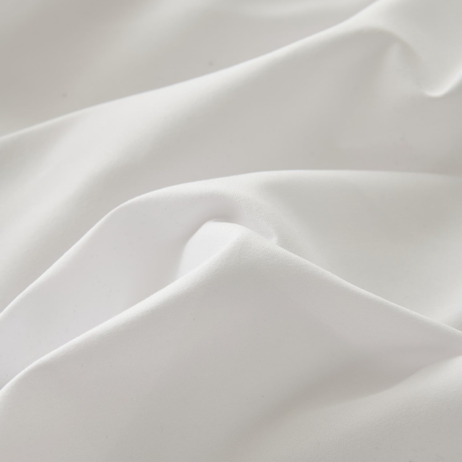 VTNXUN bed skirt with three-sided ruffle and practical coverage